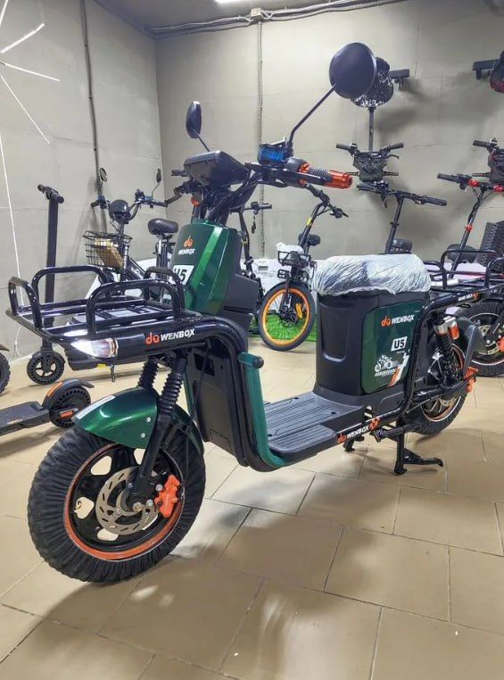 Электроскутер Gbike Troika 1500W 60V38A Электроскутер Gbike Troika 1500W 60V38A